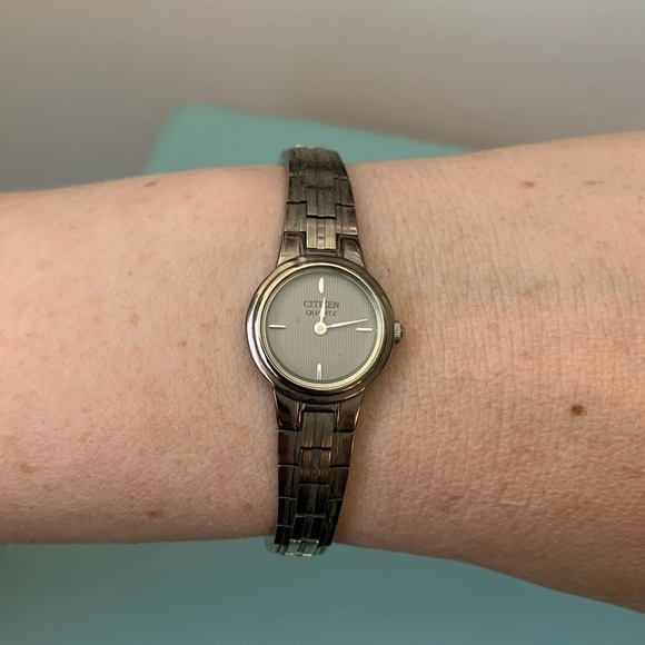 Vintage Silver Citizen Watch - Picture 2 of 11